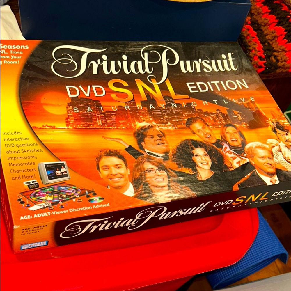 Trivia Pursuit SNL Edition Game - complete